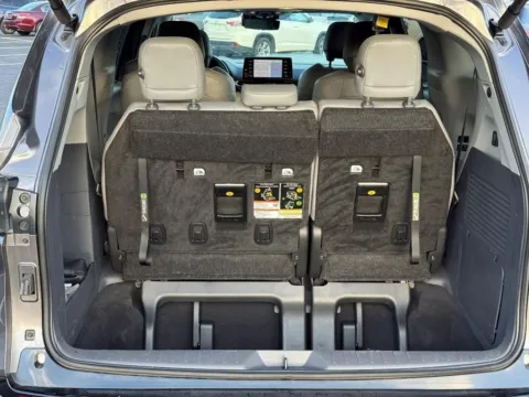 More photos of 2024 Toyota Sienna Limited at Jay Wolfe Toyota of West County, MO