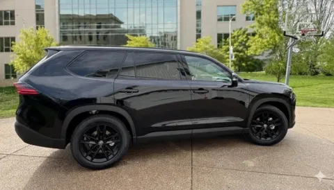 Photos of 2024 Toyota Grand Highlander Limited for sale in Ballwin, MO at Jay Wolfe Toyota of West County