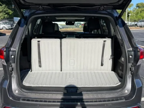 More photos of 2019 Toyota Highlander Hybrid Limited Platinum at Jay Wolfe Toyota of West County, MO