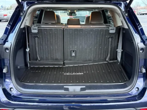 More photos of 2022 Toyota Highlander XLE at Jay Wolfe Toyota of West County, MO