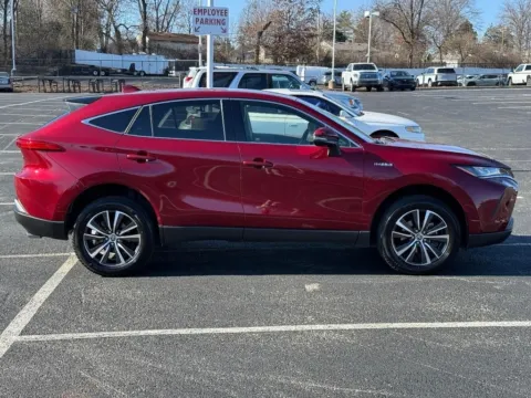 Photos of 2021 Toyota Venza LE for sale in Ballwin, MO at Jay Wolfe Toyota of West County