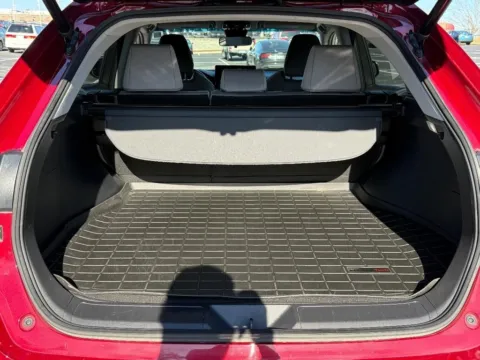 More photos of 2021 Toyota Venza LE at Jay Wolfe Toyota of West County, MO