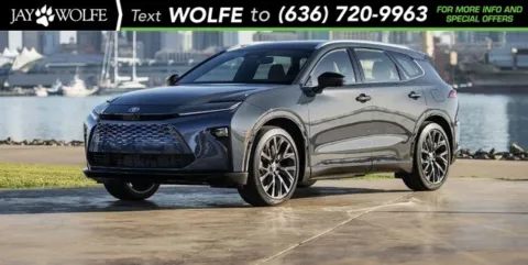 Black 2025 Toyota Crown Signia Limited for sale in Ballwin, MO