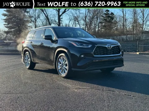 Black 2023 Toyota Highlander Limited for sale in Ballwin, MO