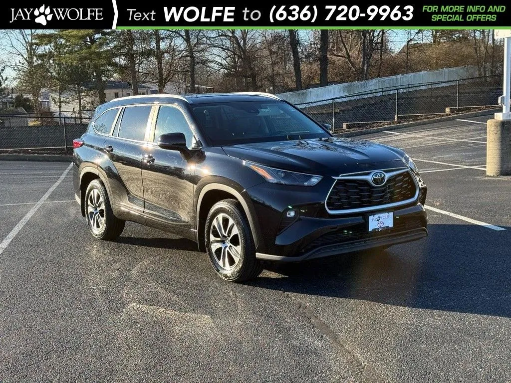 2023 Toyota Highlander XLE for sale in Ballwin, MO