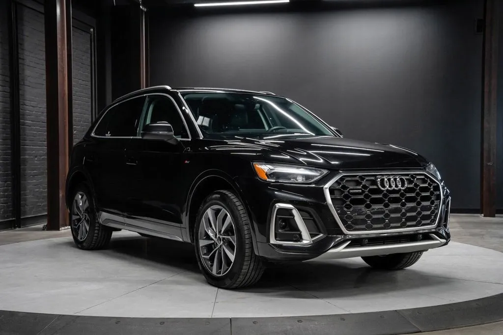 2023 Audi Q5 45 S line Prestige for sale in Ballwin, MO