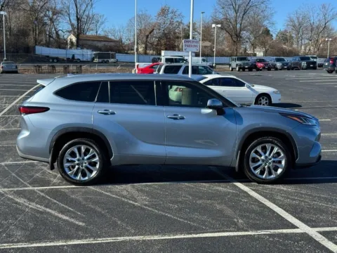 Photos of 2021 Toyota Highlander Limited for sale in Ballwin, MO at Jay Wolfe Toyota of West County