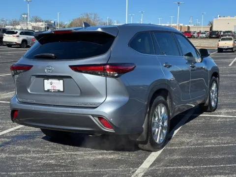 Another view of 2021 Toyota Highlander Limited for sale in Ballwin, MO at Jay Wolfe Toyota of West County