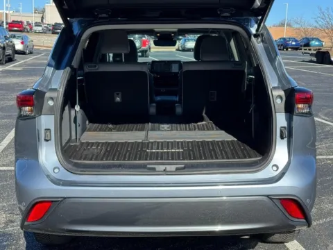 More photos of 2021 Toyota Highlander Limited at Jay Wolfe Toyota of West County, MO