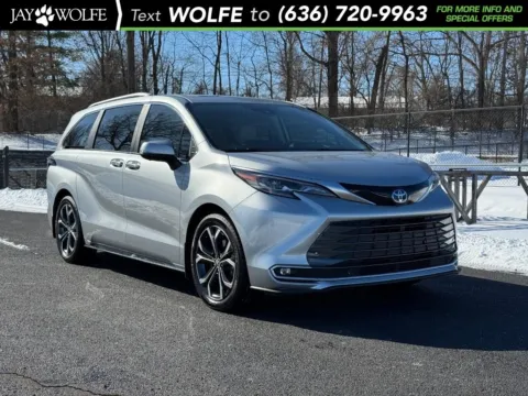 Silver 2025 Toyota Sienna Platinum for sale in Ballwin, MO