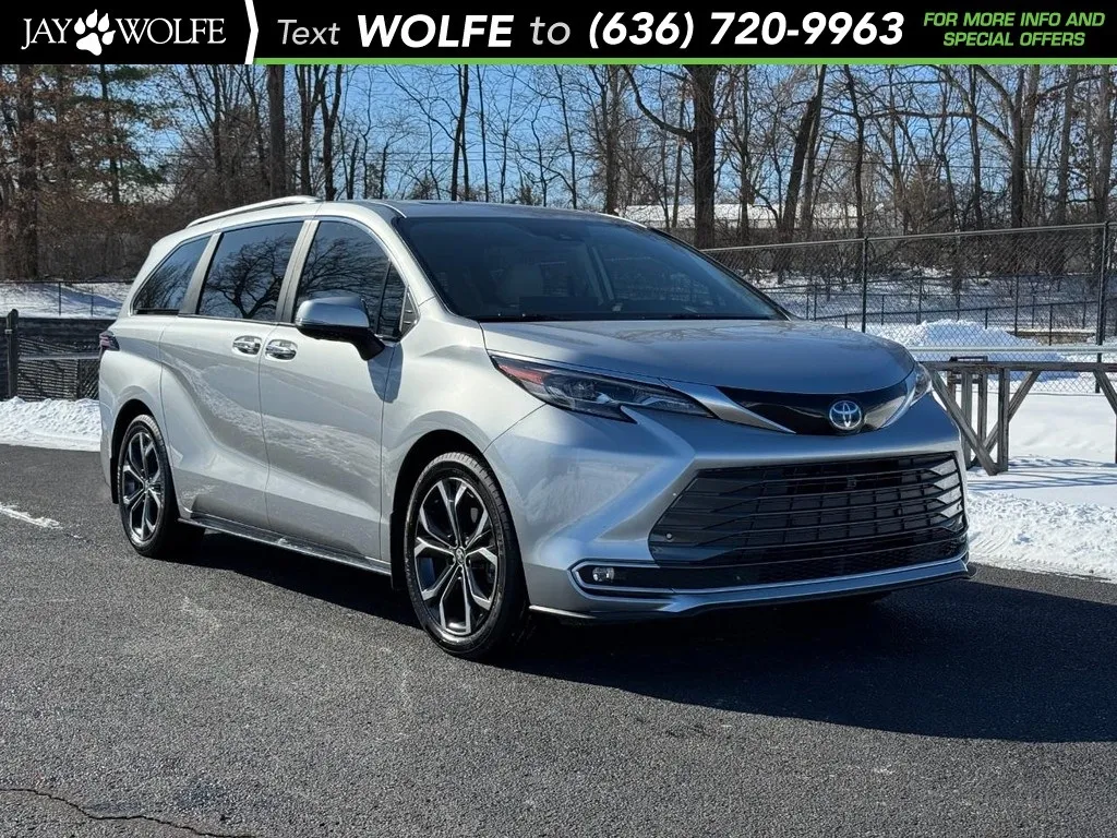 2025 Toyota Sienna Platinum for sale in Ballwin, MO