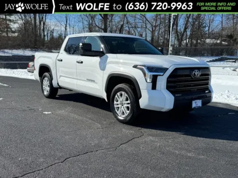 White 2022 Toyota Tundra SR5 for sale in Ballwin, MO
