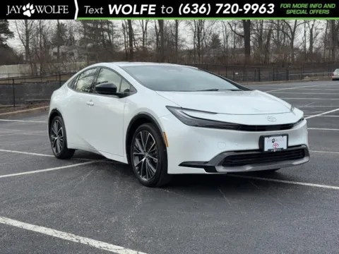 White 2025 Toyota Prius XLE for sale in Ballwin, MO