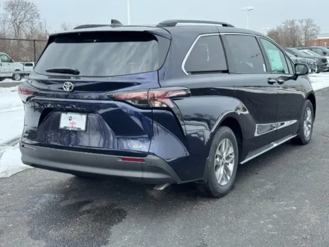 Another view of 2026 Toyota Sienna XLE for sale in Ballwin, MO at Jay Wolfe Toyota of West County