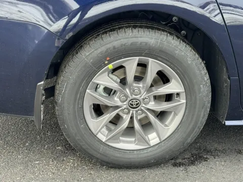 More photos of 2026 Toyota Sienna XLE at Jay Wolfe Toyota of West County, MO