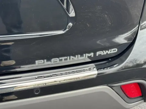 More photos of 2024 Toyota Highlander Platinum at Jay Wolfe Toyota of West County, MO