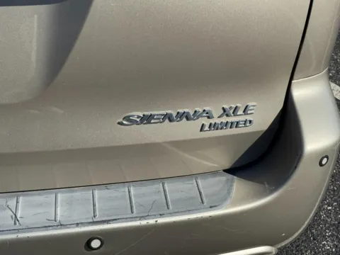 More photos of 2005 Toyota Sienna XLE Limited at Jay Wolfe Toyota of West County, MO