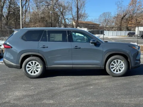 Photos of 2026 Toyota Grand Highlander Hybrid XLE for sale in Ballwin, MO at Jay Wolfe Toyota of West County