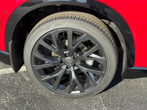 More photos of 2026 Toyota Crown Signia Limited at Jay Wolfe Toyota of West County, MO