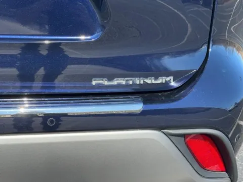 More photos of 2023 Toyota Highlander Hybrid Platinum at Jay Wolfe Toyota of West County, MO