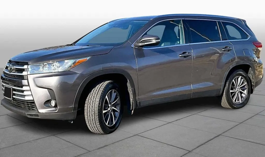 2019 Toyota Highlander XLE for sale in Ballwin, MO