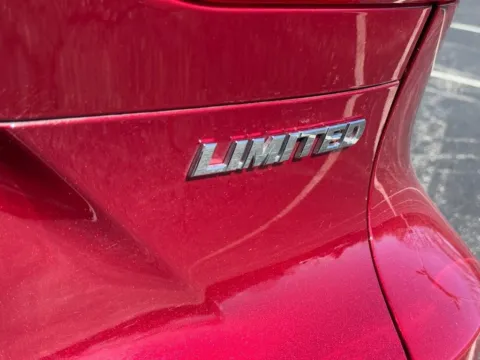 More photos of 2023 Toyota Venza Limited at Jay Wolfe Toyota of West County, MO