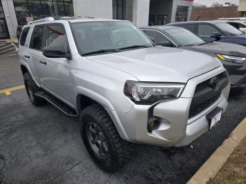 Black 2014 Toyota 4Runner SR5 for sale in Ballwin, MO