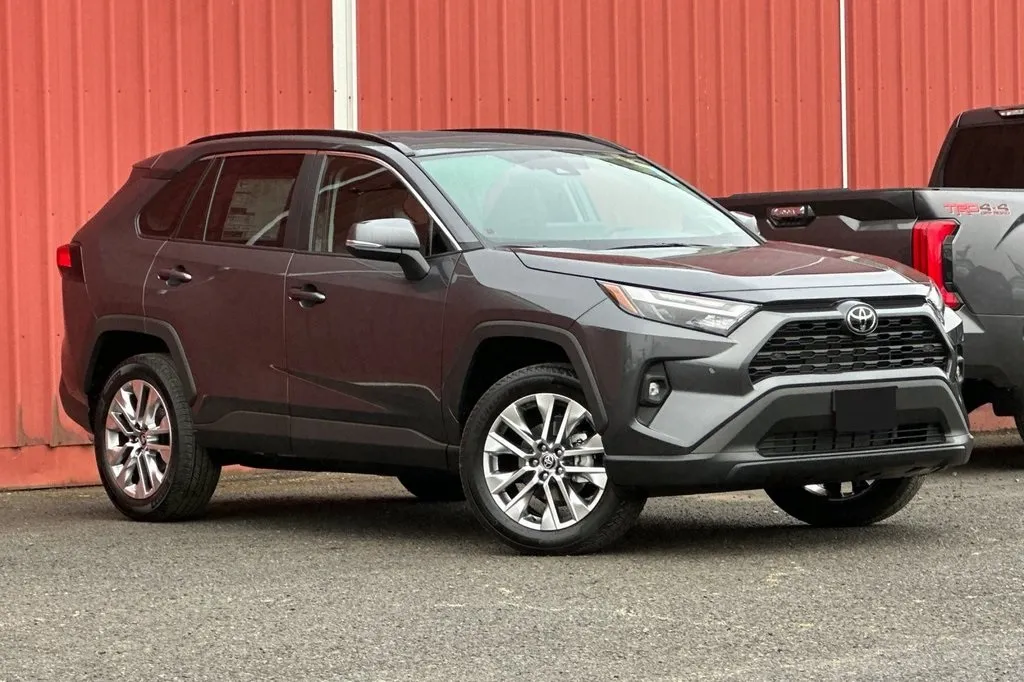 2025 Toyota RAV4 XLE Premium for sale in Ballwin, MO