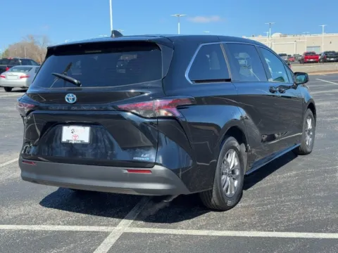 Another view of 2024 Toyota Sienna LE for sale in Ballwin, MO at Jay Wolfe Toyota of West County