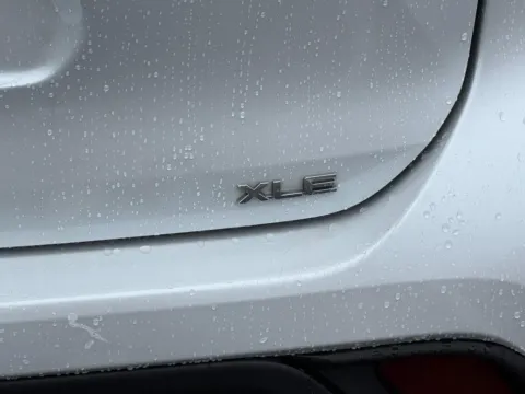 More photos of 2022 Toyota Highlander Hybrid XLE at Jay Wolfe Toyota of West County, MO