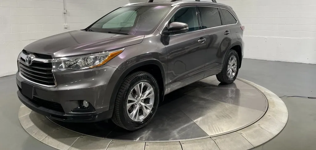 2015 Toyota Highlander XLE V6 for sale in Ballwin, MO