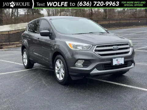 Gray 2017 Ford Escape SE for sale in Ballwin, MO