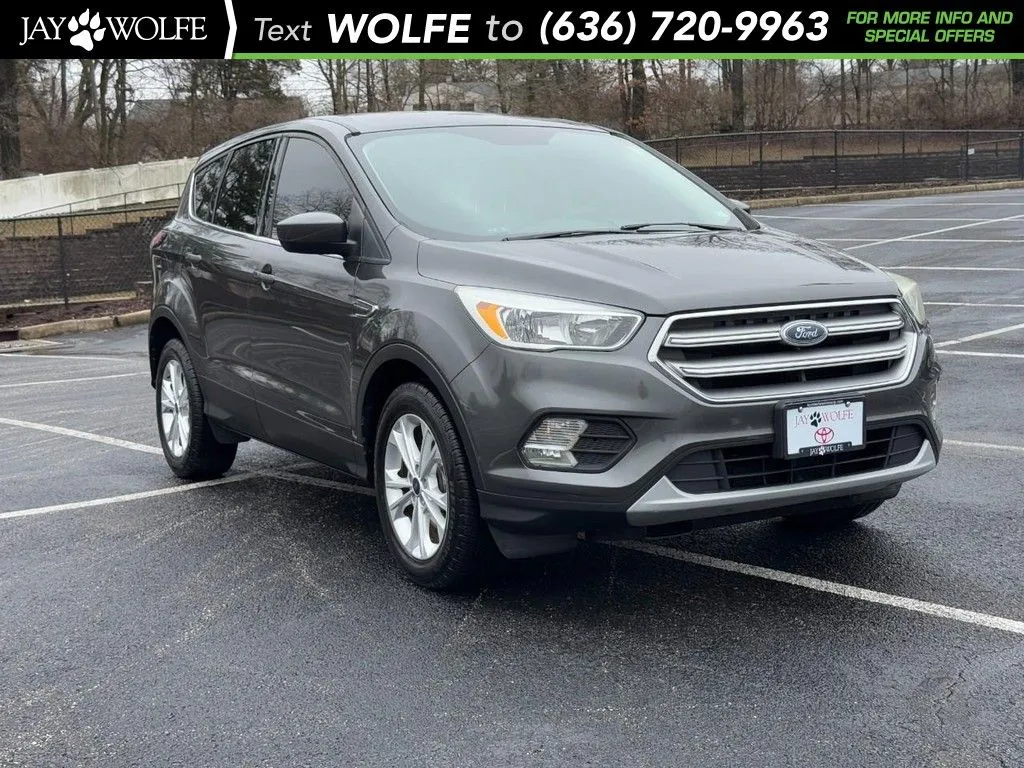 Gray 2017 Ford Escape SE for sale in Ballwin, MO