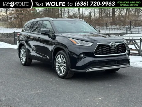 Black 2024 Toyota Highlander Platinum for sale in Ballwin, MO