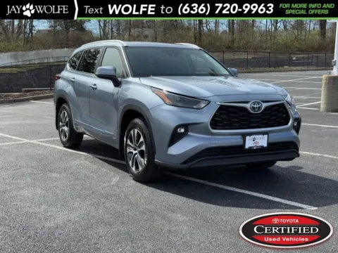Blue 2023 Toyota Highlander Hybrid XLE for sale in Ballwin, MO