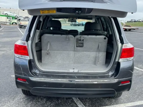 More photos of 2013 Toyota Highlander Limited at Jay Wolfe Toyota of West County, MO