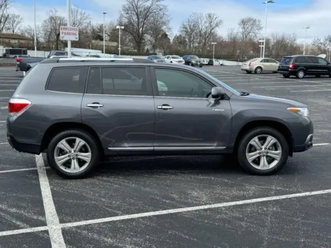 Photos of 2013 Toyota Highlander Limited for sale in Ballwin, MO at Jay Wolfe Toyota of West County