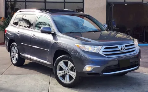 Gray 2013 Toyota Highlander Limited for sale in Ballwin, MO