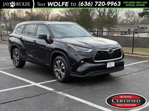 Black 2022 Toyota Highlander Hybrid XLE for sale in Ballwin, MO