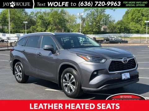 Gray 2023 Toyota Highlander XLE for sale in Ballwin, MO