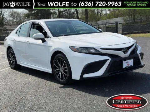 White 2024 Toyota Camry SE for sale in Ballwin, MO