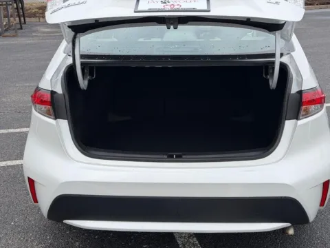 More photos of 2022 Toyota Corolla LE at Jay Wolfe Toyota of West County, MO