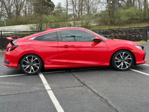 Photos of 2018 Honda Civic Si for sale in Ballwin, MO at Jay Wolfe Toyota of West County