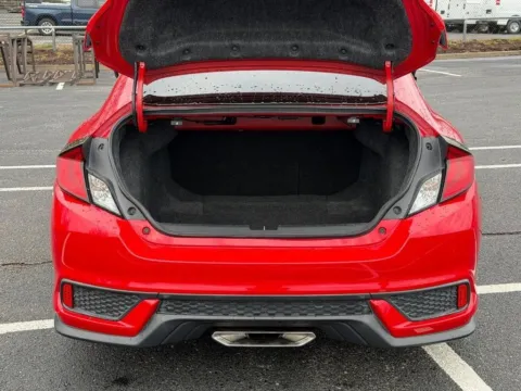 More photos of 2018 Honda Civic Si at Jay Wolfe Toyota of West County, MO