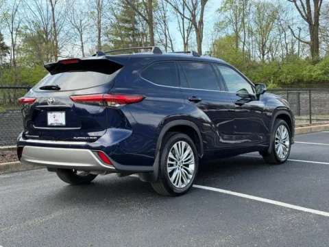 Another view of 2023 Toyota Highlander Platinum for sale in Ballwin, MO at Jay Wolfe Toyota of West County