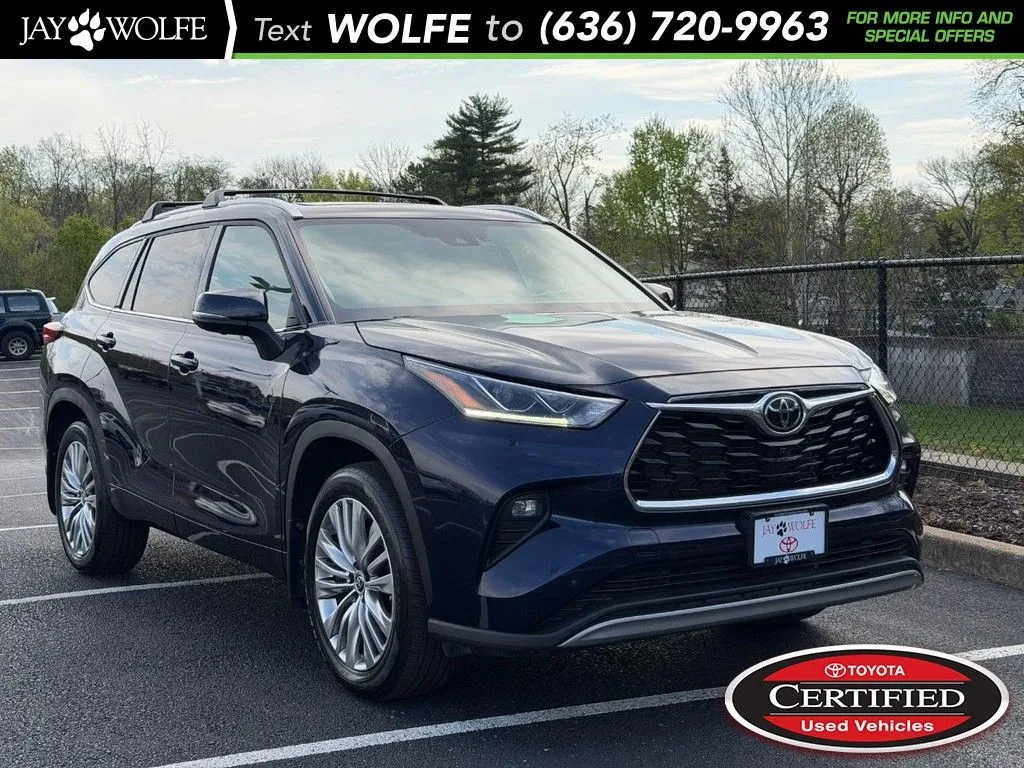 Blue 2023 Toyota Highlander Platinum for sale in Ballwin, MO