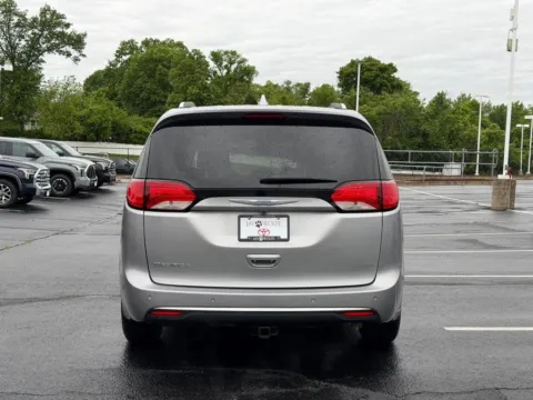 More photos of 2017 Chrysler Pacifica Touring L Plus at Jay Wolfe Toyota of West County, MO