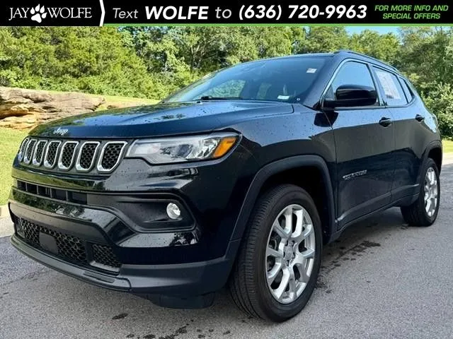 Black 2023 Jeep Compass Latitude Lux for sale in Ballwin, MO