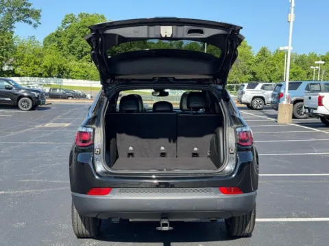 More photos of 2023 Jeep Compass Latitude Lux at Jay Wolfe Toyota of West County, MO