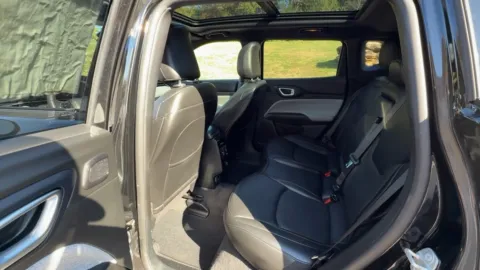 More photos of 2023 Jeep Compass Latitude Lux at Jay Wolfe Toyota of West County, MO